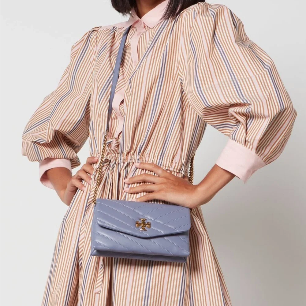 🌺Host Pick 🌺 Tory Burch Kira Chevron Chain Wallet- Dark Lotus - Picture 2 of 8